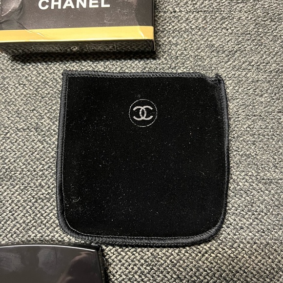 Chanel Black Double Faced Pocket/Makeup Mirror With Box and Bag - Picture 4 of 7